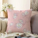 Pembe Zeminli Sevimli Kelebek Motifli Dijital Baskılı Özel Tasarım Modern Raşel Kadife Yastık Kırlent Kılıfı Realhomes