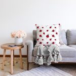 - божья коровка фон - Realhomes Uğurböcekleri Desenli Dijital Baskılı Özel Tasarım Modern Raşel Kadife Yastık Kırlent Kılıfı Realhomes