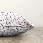 - Simple minimal vector pattern with lightouses and helm in blue, - Realhomes Deniz Feneri Temalı Dijital Baskılı Özel Tasarım Modern Raşel Kadife Yastık Kırlent Kılıfı Realhomes