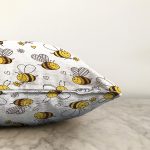 - Печать - Realhomes  Sevimli Arı Motifli Dijital Baskılı Özel Tasarım Modern Raşel Kadife Yastık Kırlent Kılıfı Realhomes