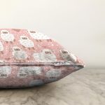 - shutter square - Realhomes Pembe Zeminde Koyun Desenli Dijital Baskılı Özel Tasarım Modern Raşel Kadife Yastık Kırlent Kılıfı Realhomes