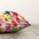 Renkli Arka planda Kelebekler Dijital Baskılı Dekoratif Modern Raşel Kadife Yastık Kırlent Kılıfı Realhomes