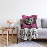 - Sonil-K185-Gorsel-1 - Realhomes Sevimli Yavru Kedi Desenli Dijital Baskılı Dekoratif Modern Raşel Kadife Yastık Kırlent Kılıfı Realhomes