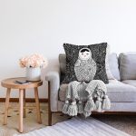 - Sonil-K211-Gorsel-1 - Realhomes  Çiçek Desenli Zeminde Matruşka Dijital Baskılı Dekoratif Raşel Kadife Yastık Kırlent Kılıfı Realhomes