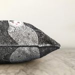 - Sonil-K211-Gorsel-2 - Realhomes  Çiçek Desenli Zeminde Matruşka Dijital Baskılı Dekoratif Raşel Kadife Yastık Kırlent Kılıfı Realhomes