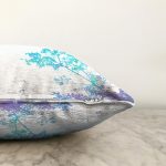 Beyaz Zeminde Sulu boya Çiçek Motifli Dijital Baskılı Dekoratif Raşel Kadife Yastık Kırlent Kılıfı Realhomes