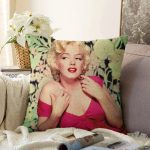 - Sonil-K23-Gorsel - Realhomes Osmanlıda Halıcılar Temalı Dijital Baskılı Dekoratif Raşel Kadife Yastık Kırlent Kılıfı Realhomes