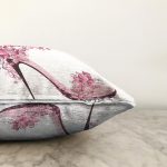 - Sonil-K231-Gorsel-2 - Realhomes  Pembe Çiçekli Topuklu Ayakkabı İllüstrasyon Dijital Baskılı Dekoratif Raşel Kadife Yastık Kırlent Kılıfı Realhomes