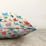 Krem Zeminde Renkli Kuşlar Motifli Dijital Baskılı Dekoratif Raşel Kadife Yastık Kırlent Kılıfı Realhomes