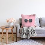 Pembe Zeminde Gold ve Leaf Özel Tasarım Şönil Yastık Kırlent Kılıfı Realhomes