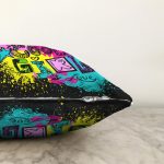 Siyah Zeminde Cool Tasarımlı Dijital Baskılı Raşel Kadife Yastık Kırlent Kılıfı Realhomes