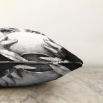 - Sonil-K3346-Gorsel-2 - Realhomes Fornasetti Özel Tasarım Dijital Baskılı Dekoratif Raşel Kadife Yastık Kırlent Kılıfı Realhomes