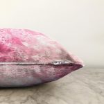 Pembe Kalp Ve Kelebek Temalı Dijital Baskılı Dekoratif Raşel Kadife Yastık Kırlent Kılıfı Realhomes