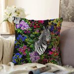 Siyah Zeminde Amazon Zebra Tasarımlı Dijital Baskılı Raşel Kadife Yastık Kırlent Kılıfı Realhomes