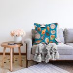 Realhomes Mavi Zeminde Deniz Kabukları Dijital Baskılı Modern Şönil Yastık Kırlent Kılıfı Realhomes