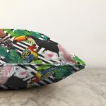 Geometrik Zeminde Tropikal Desenli Dijital Baskılı Modern Raşel Kadife Yastık Kırlent Kılıfı Realhomes