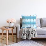 - Sonil-K3548-Gorsel-1 - Realhomes Realhomes Mavi Çizgili Çapa Desenli Özel Tasarım Dijital Baskılı Modern Raşel Kadife Yastık Kırlent Kılıfı Realhomes