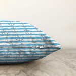 - Sonil-K3548-Gorsel-2 - Realhomes Realhomes Mavi Çizgili Çapa Desenli Özel Tasarım Dijital Baskılı Modern Raşel Kadife Yastık Kırlent Kılıfı Realhomes