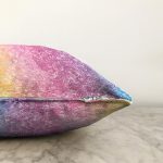 - Sonil-K3654-Gorsel-2 - Realhomes Renkli Zeminde Beyaz Çiçek Zeminli Özel Tasarım Dijital Baskılı Modern Raşel Kadife Yastık Kırlent Kılıfı Realhomes