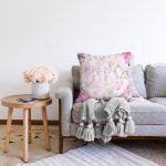 - Sonil-K3674-Gorsel-1 - Realhomes Pembe Gül Figürlü Özel Tasarım Dijital Baskılı Modern Raşel Kadife Yastık Kırlent Kılıfı Realhomes