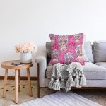 - Sonil-K3682-Gorsel-1 - Realhomes Pembe Zeminli Kurukafa Dijital Baskılı Raşel Kadife Yastık Kırlent Kılıfı Realhomes