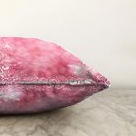 - Sonil-K3685-Gorsel-2 - Realhomes Pembe Zeminli Dijital Baskılı Modern Raşel Kadife Yastık Kırlent Kılıfı Realhomes