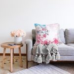 - Sonil-K3701-Gorsel-1 - Realhomes Beyaz Zeminde Etnik Çiçek Motifli Özel Tasarım Dijital Baskılı Modern Raşel Kadife Yastık Kırlent Kılıfı Realhomes