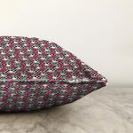 - Sonil-K3711-Gorsel-2 - Realhomes Zikzak Zeminde İskelet Ve Gül Motifli Özel Tasarım Dijital Baskılı Modern Şönil Yastık Kırlent Kılıfı Realhomes