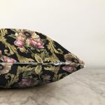 - Sonil-K3720-Gorsel-2 - Realhomes  Siyah Zeminde Çiçek Desenli Özel Tasarım Dijital Baskılı Modern Raşel Kadife Yastık Kırlent Kılıfı Realhomes