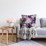 - Sonil-K3747-Gorsel-1 - Realhomes  Siyah Zeminde Çiçek Figürlü Özel Tasarım Dijital Baskılı Modern Raşel Kadife Yastık Kırlent Kılıfı Realhomes