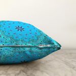 - Sonil-K3764-Gorsel-2 - Realhomes Cam Göbeği Zeminli Etnik Motifler Dijital Baskılı Modern Raşel Kadife Yastık Kırlent Kılıfı Realhomes