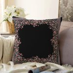 Siyah Zeminde Pembe Çiçekler Özel Tasarım Dijital Baskılı Modern Raşel Kadife Yastık Kırlent Kılıfı Realhomes