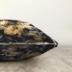 Siyah ve Gold Uyumu Özel Tasarım Dijital Baskılı Modern Raşel Kadife Yastık Kırlent Kılıfı Realhomes