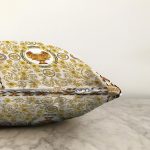 Altın Renkli Motifler Özel Tasarım Dijital Baskılı Modern Raşel Kadife Yastık Kırlent Kılıfı Realhomes