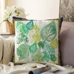 Beyaz Zeminde Renkli Yapraklar Dijital Baskılı Modern Raşel Kadife Yastık Kırlent Kılıfı Realhomes