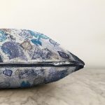 - Sonil-K3881-Gorsel-2 - Realhomes Beyaz Zeminde Mavi Yaprak Motifli Dijital Baskılı Modern Şönil Yastık Kırlent Kılıfı Realhomes