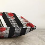 - Sonil-K3897-Gorsel-2 - Realhomes Kırmızı Gül Figürlü Özel Tasarım Dijital Baskılı Modern Raşel Kadife Yastık Kırlent Kılıfı Realhomes