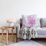 Pembe Çiçek Motifli Özel Tasarım Dijital Baskılı Modern Raşel Kadife Yastık Kırlent Kılıfı Realhomes