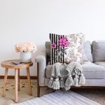 Çizgili Zeminde Çiçek Desenli Özel Tasarım Dijital Baskılı Modern Raşel Kadife Yastık Kırlent Kılıfı Realhomes