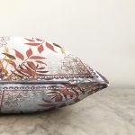 - Sonil-K3949-Gorsel-2 - Realhomes Çerçeve İçinde Çiçek Ve Yaprak Motifli Özel Tasarım Dijital Baskılı Modern Raşel Kadife Yastık Kırlent Kılıfı Realhomes