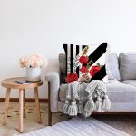 - Sonil-K3994-Gorsel-1 - Realhomes  Siyah Beyaz Zeminde Çiçek Desenli Özel Tasarım Dijital Baskılı Modern Raşel Kadife Yastık Kırlent Kılıfı Realhomes