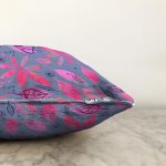 Gri Zeminde Yaprak Motifli Dijital Baskılı Özel Tasarım Modern Raşel Kadife Yastık Kırlent Kılıfı Realhomes