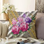 - Sonil-K3997-Gorsel - Realhomes  Leopar Zeminde Altın Zincir Ve Çiçekler Özel Tasarım Dijital Baskılı Modern Raşel Kadife Yastık Kırlent Kılıfı Realhomes