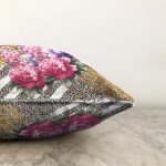 - Sonil-K3997-Gorsel-2 - Realhomes  Leopar Zeminde Altın Zincir Ve Çiçekler Özel Tasarım Dijital Baskılı Modern Raşel Kadife Yastık Kırlent Kılıfı Realhomes
