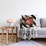 - Sonil-K4009-Gorsel-1 - Realhomes  Siyah Beyaz Zeminde Çiçekler Özel Tasarım Dijital Baskılı Modern Raşel Kadife Yastık Kırlent Kılıfı Realhomes