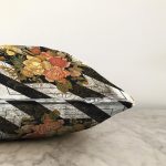 - Sonil-K4012-Gorsel-2 - Realhomes Çizgili Zeminde Çiçek Motifli Özel Tasarım Dijital Baskılı Modern Raşel Kadife Yastık Kırlent Kılıfı Realhomes