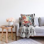 - Sonil-K4027-Gorsel-1 - Realhomes  Zebra Zeminde Çiçek Motifli Özel Tasarım Dijital Baskılı Modern Raşel Kadife Yastık Kırlent Kılıfı Realhomes