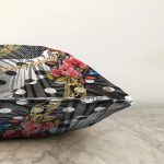 Altın Zincir Ve Çiçek Desenli Özel Tasarım Dijital Baskılı Modern Raşel Kadife Yastık Kırlent Kılıfı Realhomes