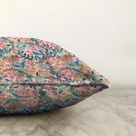 Renkli Çiçek Motifli Özel Tasarım Dijital Baskılı Modern Raşel Kadife Yastık Kırlent Kılıfı Realhomes