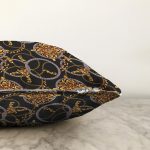 - Sonil-K4042-Gorsel-2 - Realhomes Altın Zincir Desenli Tasarım Dijital Baskılı Modern Raşel Kadife Yastık Kırlent Kılıfı Realhomes